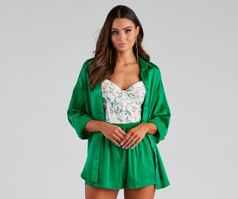TableClothsUs Stylishly Sleek Satin Button Down Top