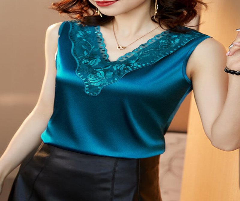 V-neck Lace Vest Sleeveless Blouse